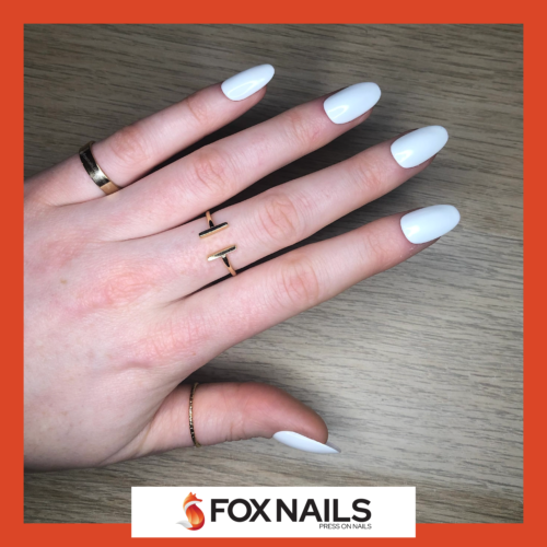 faux ongles blancs