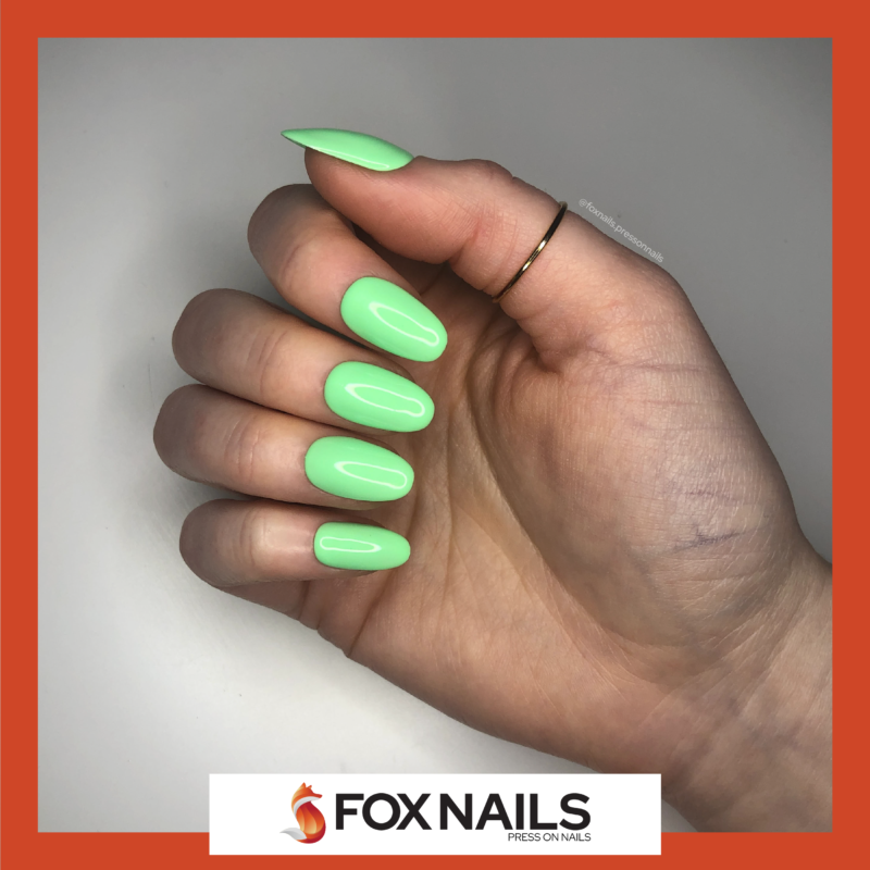 faux ongles vert pastel-fluo