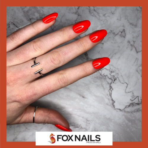 faux ongles rouge fluo