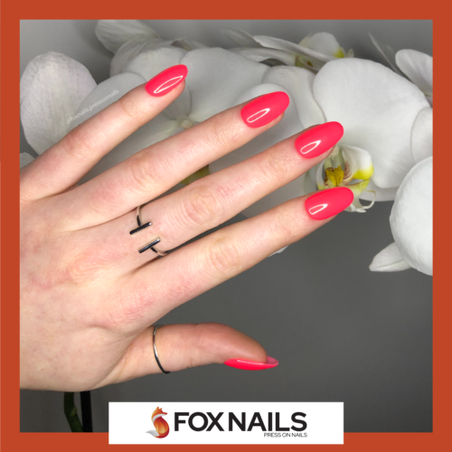faux ongles rose fluo