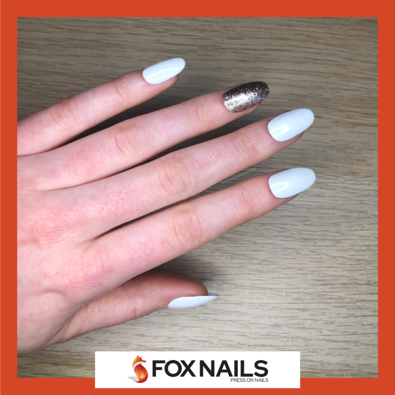 faux ongles blancs et rose gold