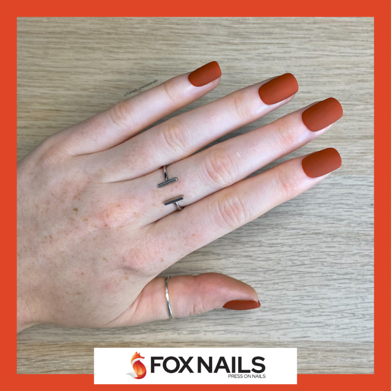faux ongles orange automnal